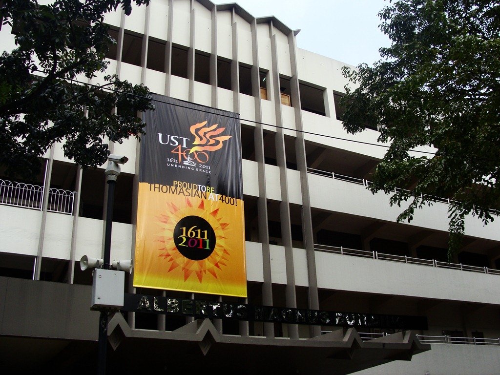 http://www.theurbanroamer.com/manilas-pontifical-and-royal-campus-part-2/