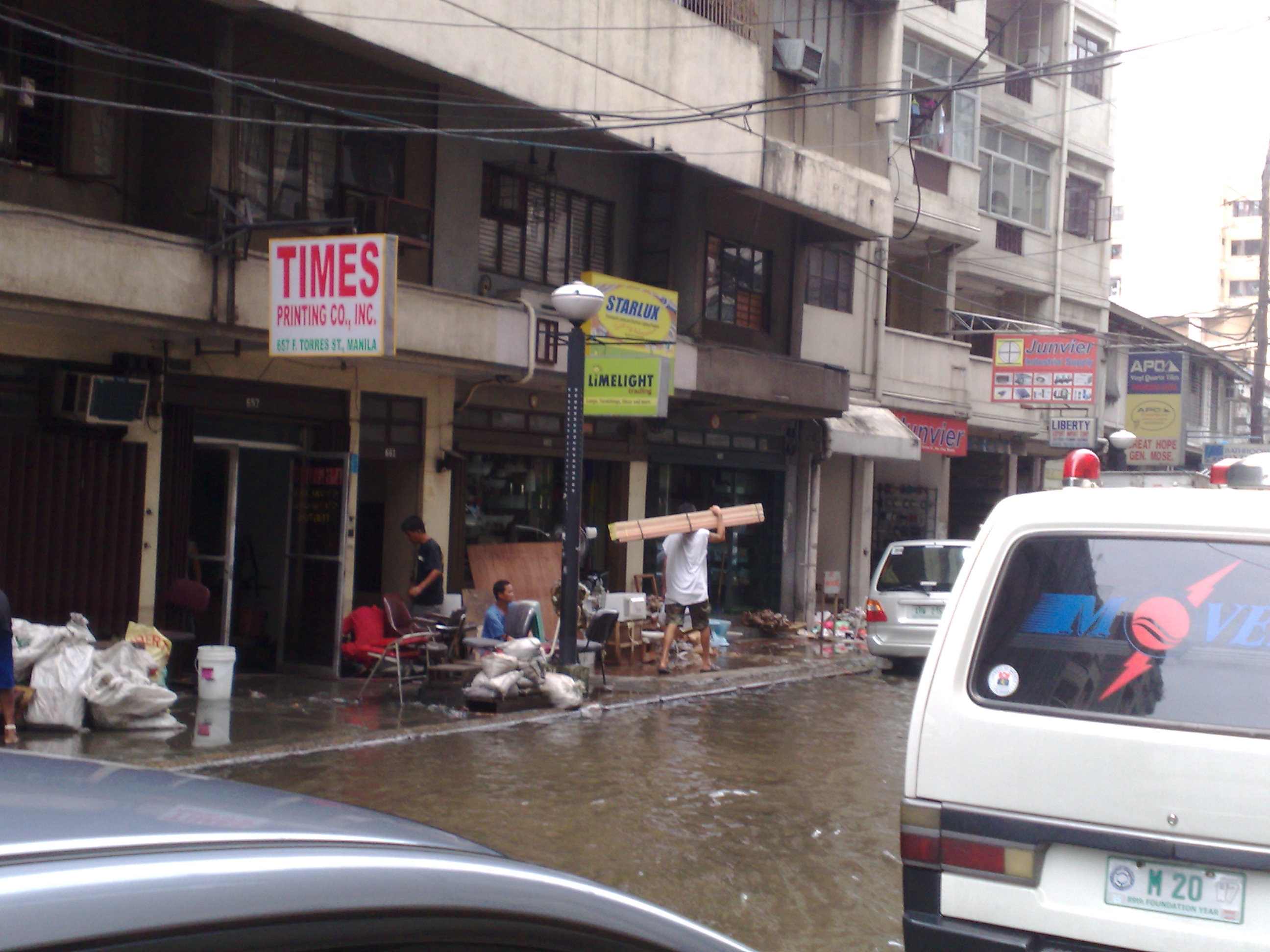 092820091232 saving items wasted by the floods